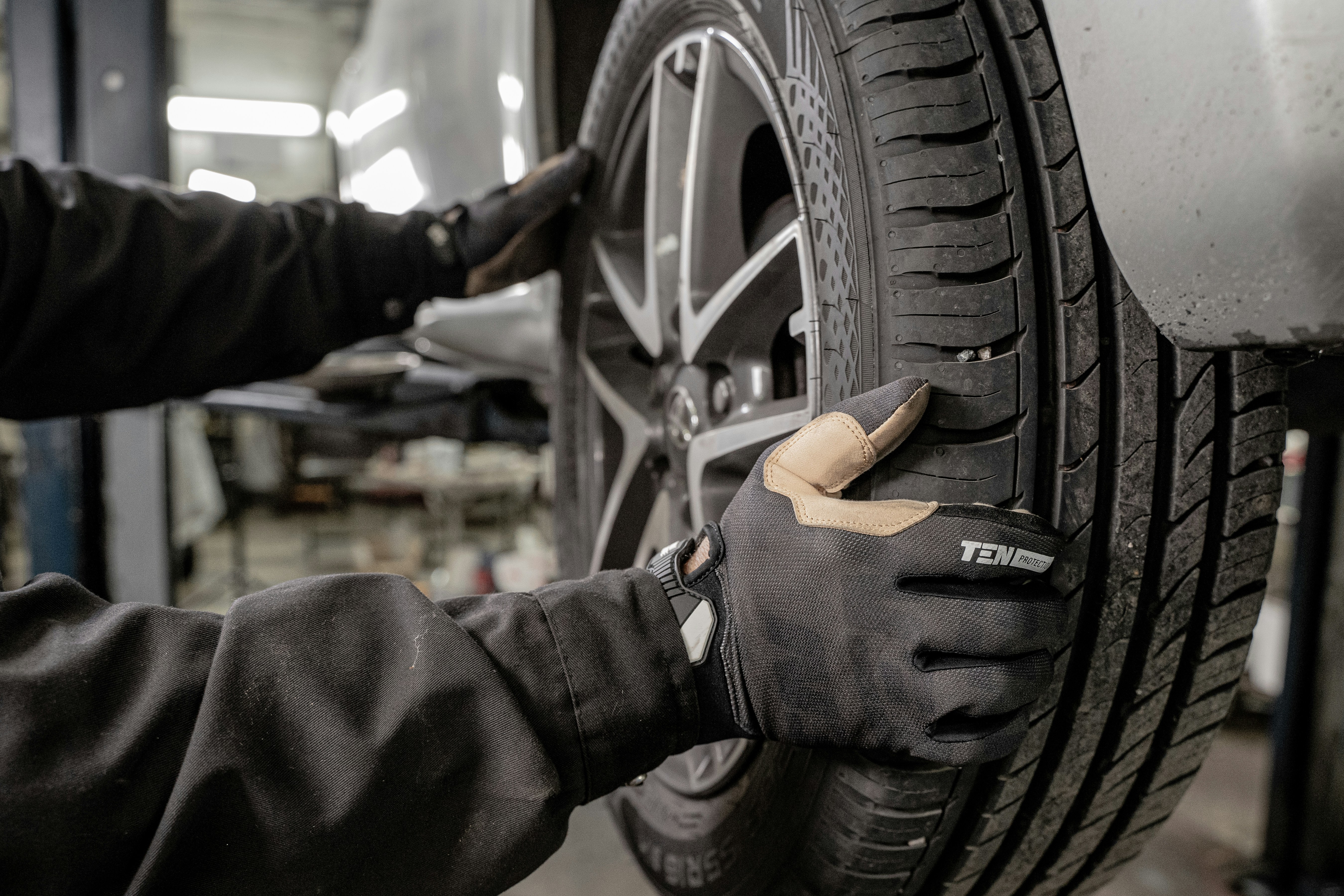 Light truck tire tread and sidewall detail