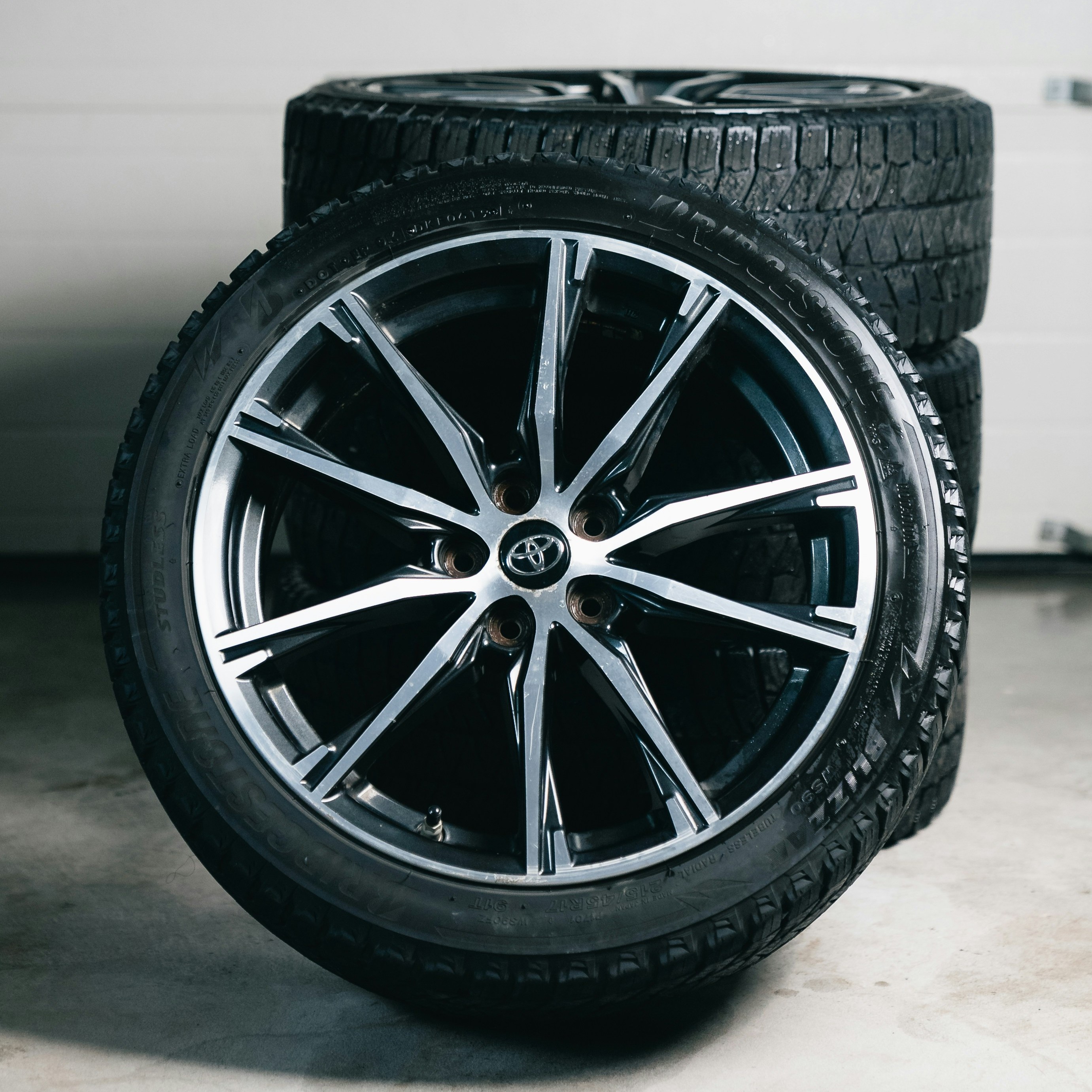 Routine vehicle maintenance checklist and inspection